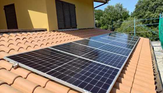 Impianto fotovoltaico da 6.08 kW con accumulo, batterie e caricabatterie auto