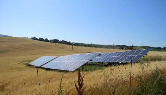 Impianto fotovoltaico da 20 kW fissato direttamente a terra